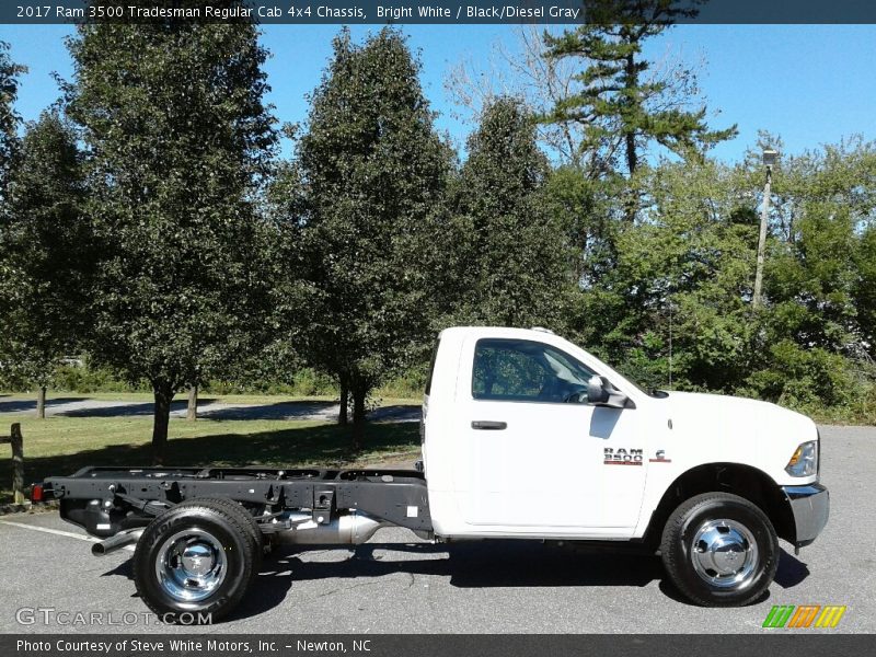 Bright White / Black/Diesel Gray 2017 Ram 3500 Tradesman Regular Cab 4x4 Chassis