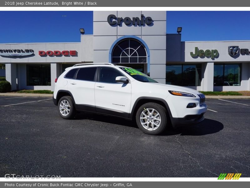 Bright White / Black 2018 Jeep Cherokee Latitude