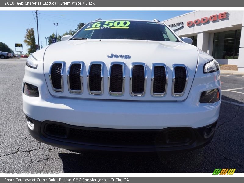 Bright White / Black 2018 Jeep Cherokee Latitude