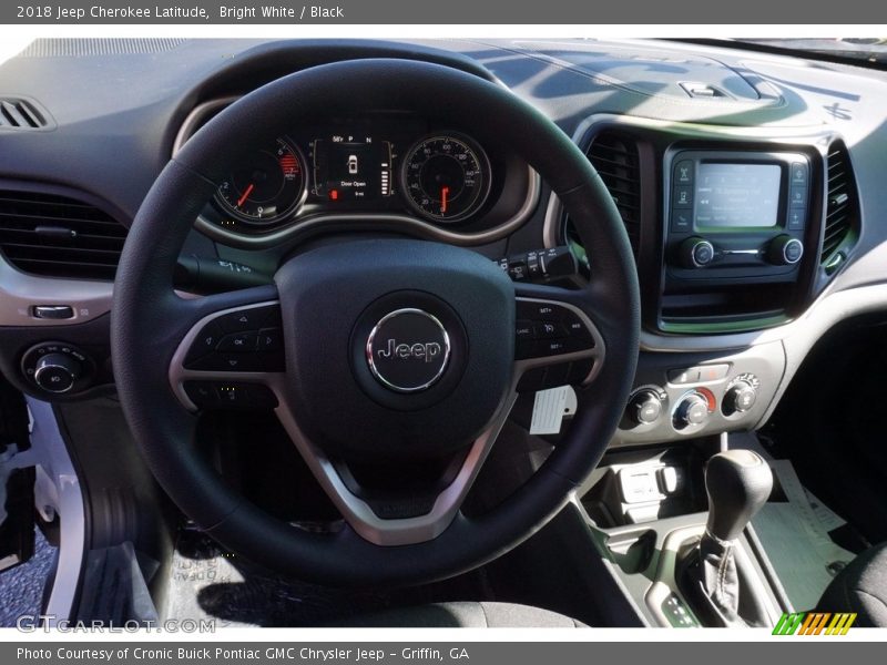 Bright White / Black 2018 Jeep Cherokee Latitude