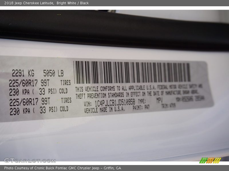 Bright White / Black 2018 Jeep Cherokee Latitude