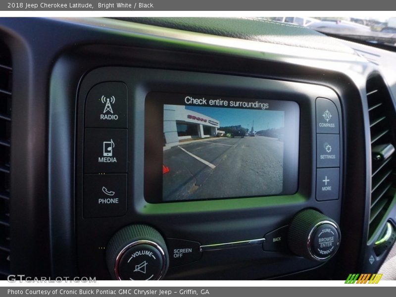 Bright White / Black 2018 Jeep Cherokee Latitude