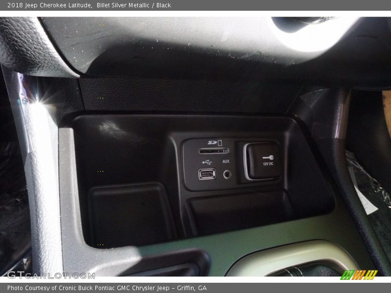 Billet Silver Metallic / Black 2018 Jeep Cherokee Latitude