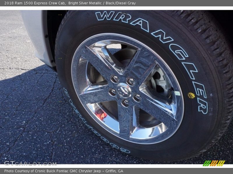 Bright Silver Metallic / Black/Diesel Gray 2018 Ram 1500 Express Crew Cab