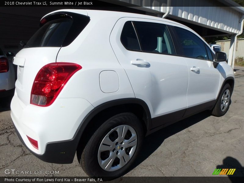 Summit White / Jet Black 2018 Chevrolet Trax LS