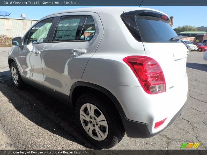 Summit White / Jet Black 2018 Chevrolet Trax LS