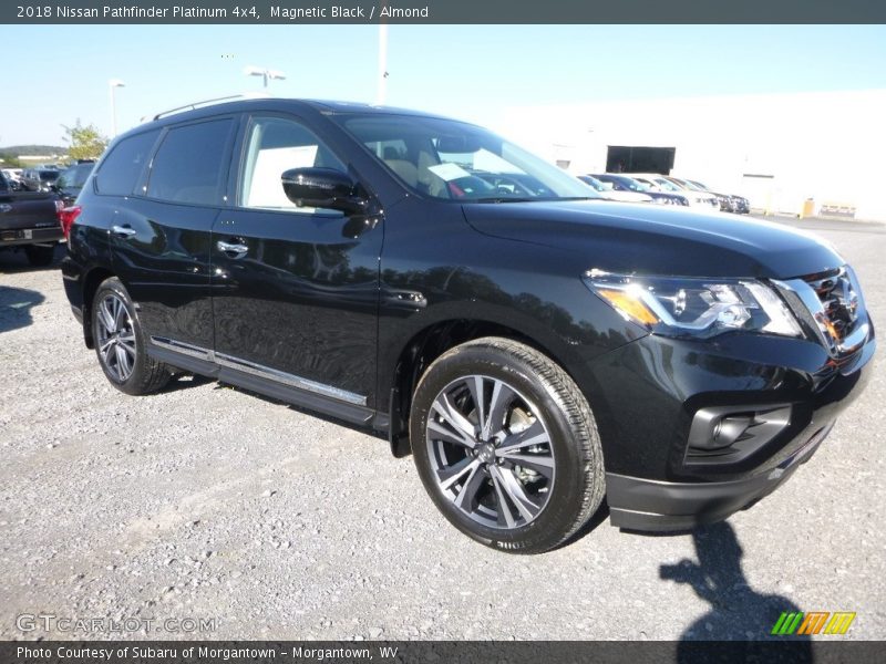 Front 3/4 View of 2018 Pathfinder Platinum 4x4