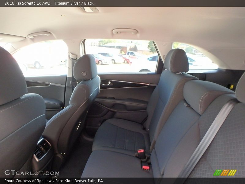 Titanium Silver / Black 2018 Kia Sorento LX AWD