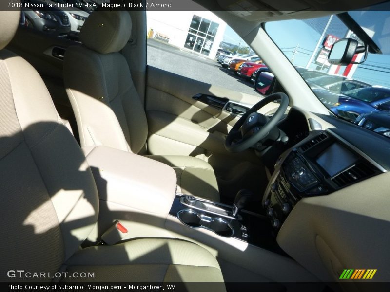 Magnetic Black / Almond 2018 Nissan Pathfinder SV 4x4