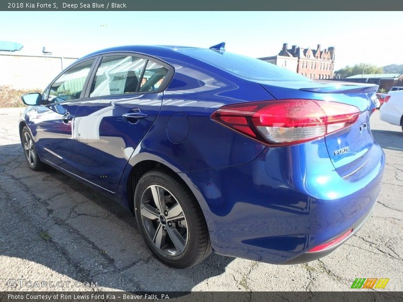 Deep Sea Blue / Black 2018 Kia Forte S