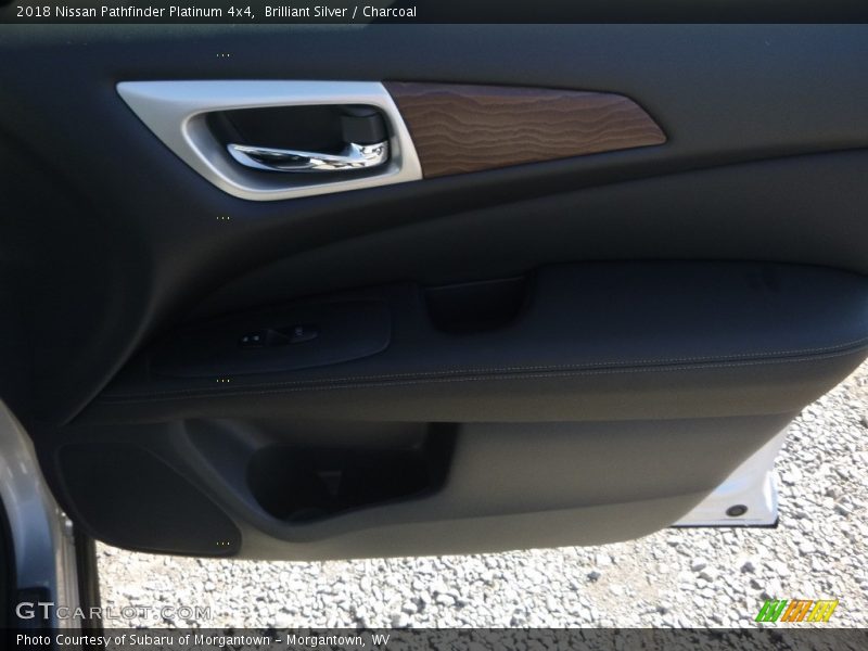Brilliant Silver / Charcoal 2018 Nissan Pathfinder Platinum 4x4