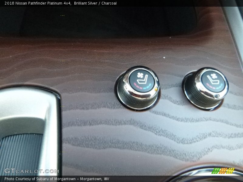 Brilliant Silver / Charcoal 2018 Nissan Pathfinder Platinum 4x4