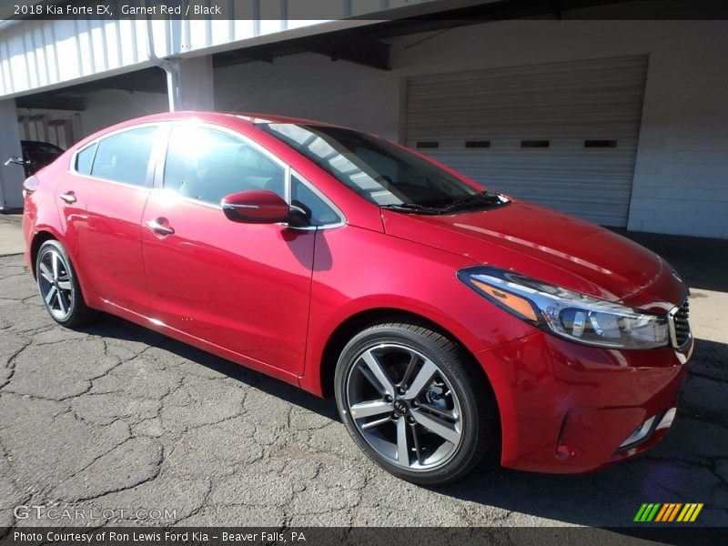 Front 3/4 View of 2018 Forte EX