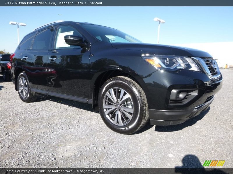 Magnetic Black / Charcoal 2017 Nissan Pathfinder S 4x4