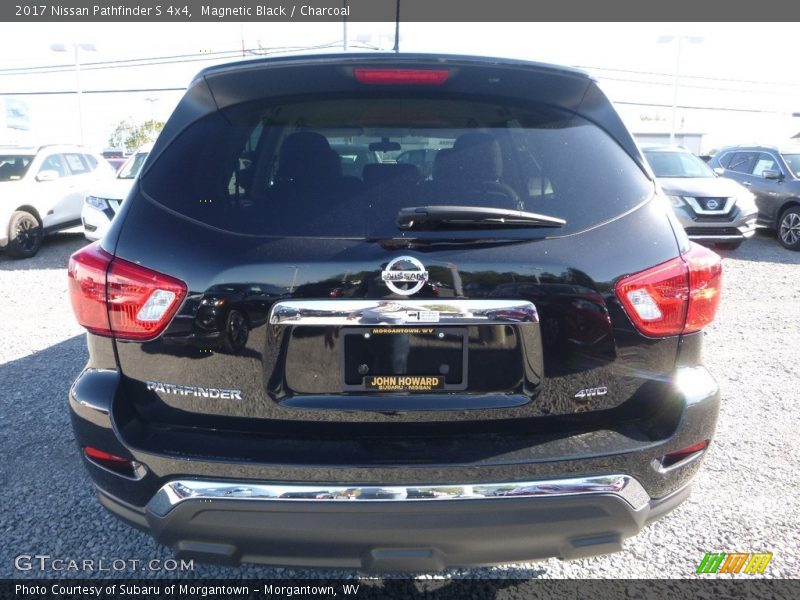 Magnetic Black / Charcoal 2017 Nissan Pathfinder S 4x4