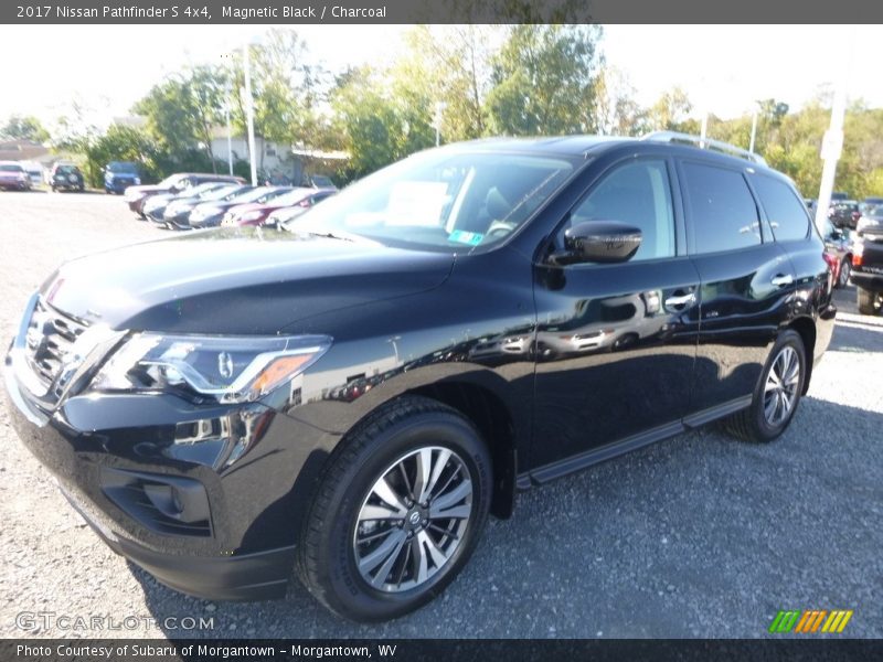 Magnetic Black / Charcoal 2017 Nissan Pathfinder S 4x4