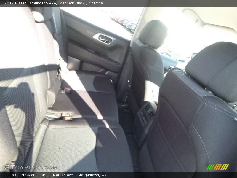 Magnetic Black / Charcoal 2017 Nissan Pathfinder S 4x4