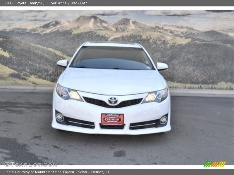 Super White / Black/Ash 2012 Toyota Camry SE