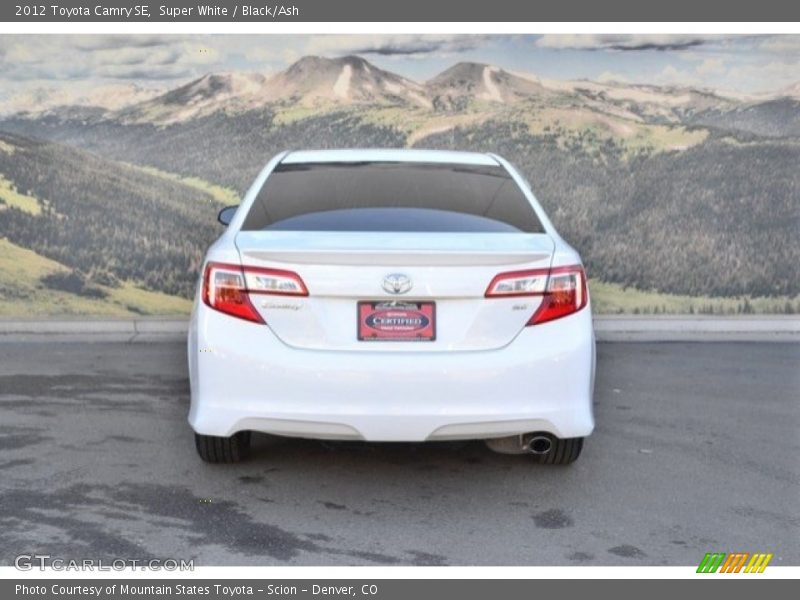 Super White / Black/Ash 2012 Toyota Camry SE