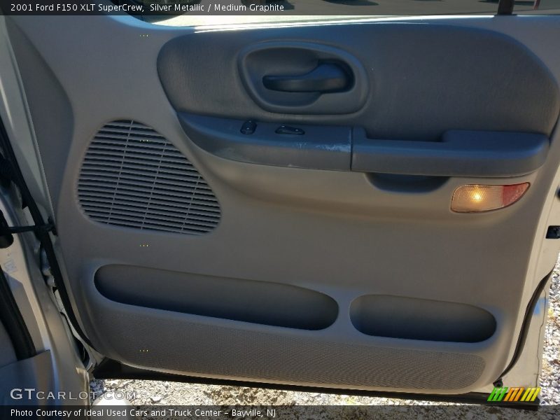Silver Metallic / Medium Graphite 2001 Ford F150 XLT SuperCrew
