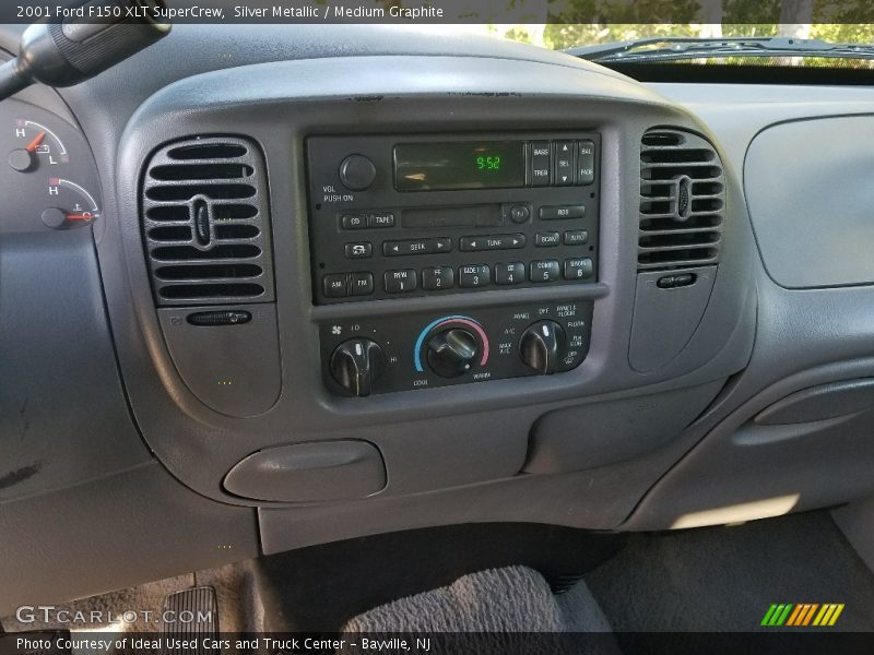 Silver Metallic / Medium Graphite 2001 Ford F150 XLT SuperCrew