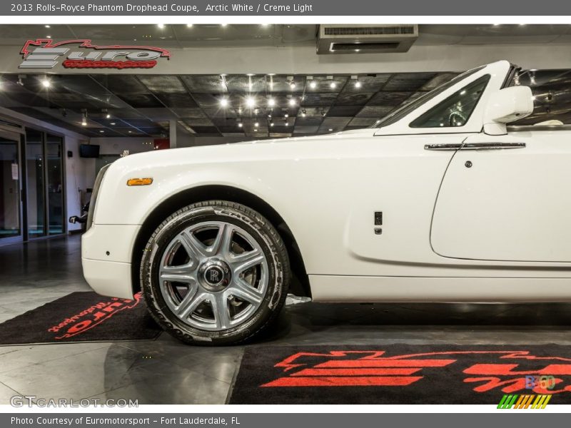 Arctic White / Creme Light 2013 Rolls-Royce Phantom Drophead Coupe