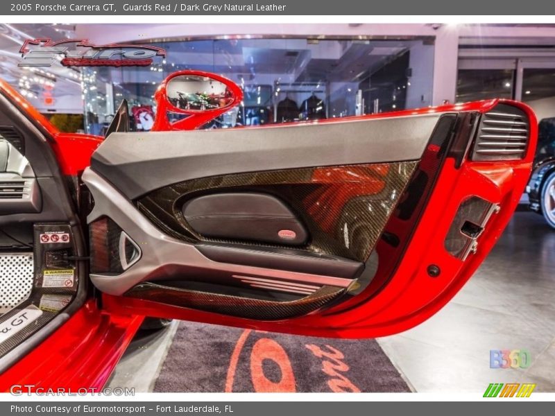 Guards Red / Dark Grey Natural Leather 2005 Porsche Carrera GT