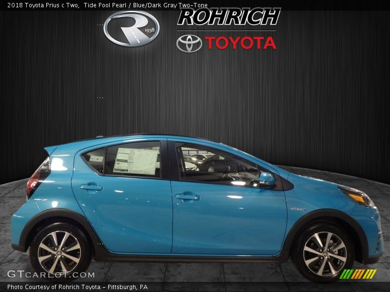 Tide Pool Pearl / Blue/Dark Gray Two-Tone 2018 Toyota Prius c Two