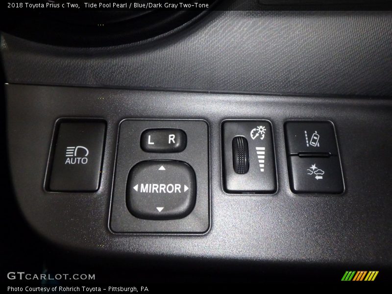 Tide Pool Pearl / Blue/Dark Gray Two-Tone 2018 Toyota Prius c Two