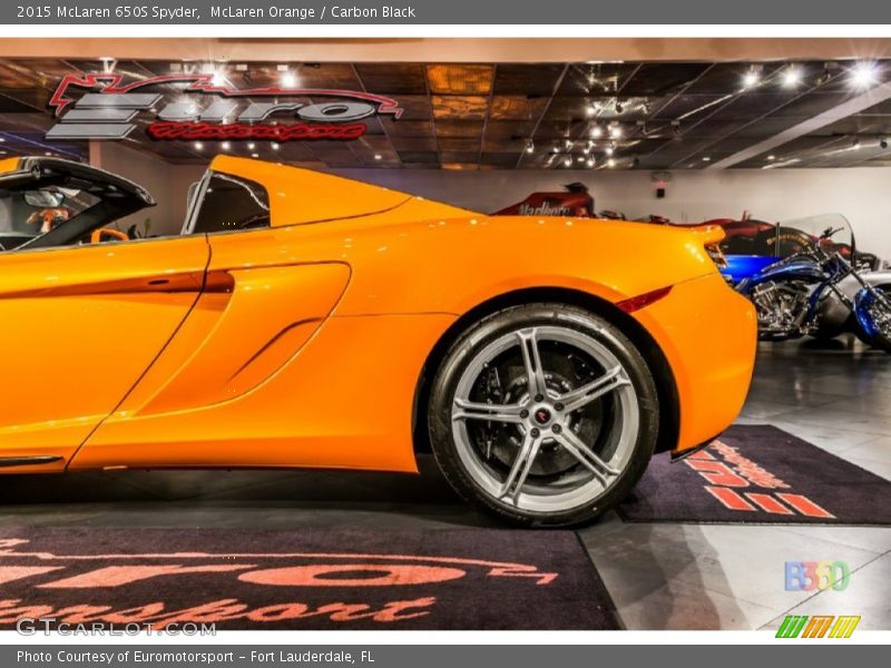 McLaren Orange / Carbon Black 2015 McLaren 650S Spyder