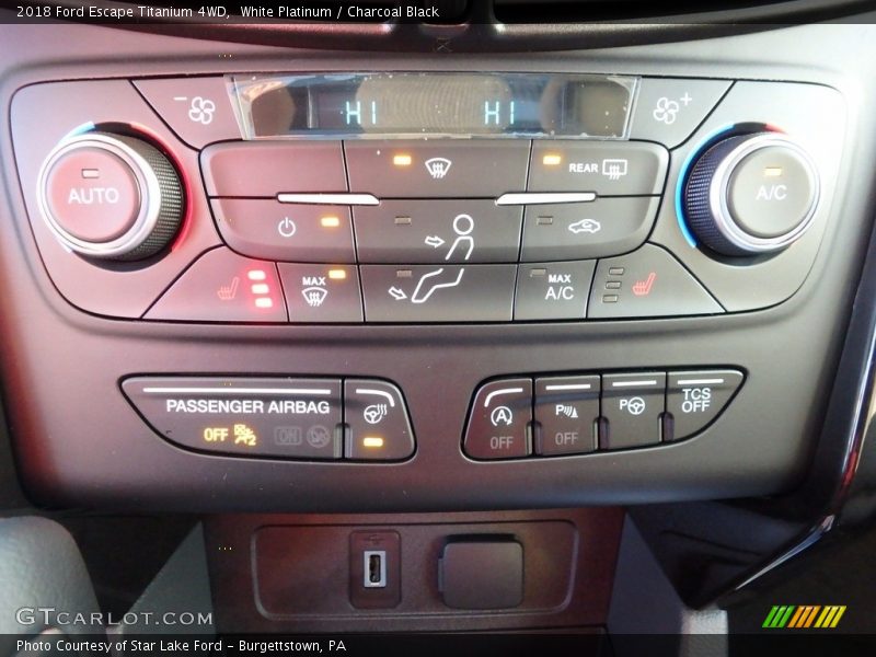 White Platinum / Charcoal Black 2018 Ford Escape Titanium 4WD
