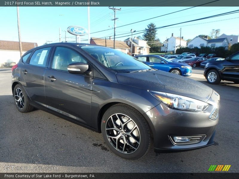 Magnetic / Charcoal Black 2017 Ford Focus SEL Hatch