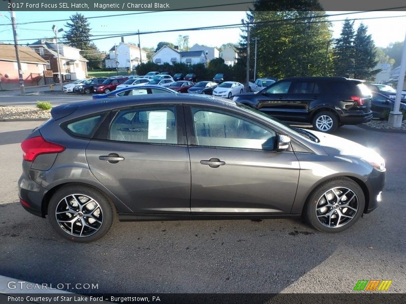 Magnetic / Charcoal Black 2017 Ford Focus SEL Hatch