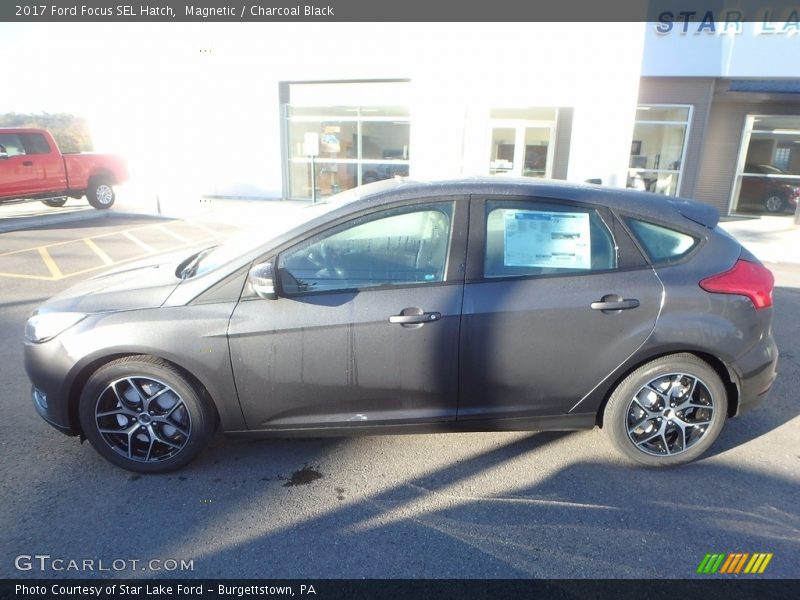 Magnetic / Charcoal Black 2017 Ford Focus SEL Hatch
