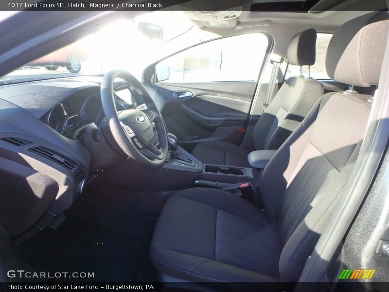 Magnetic / Charcoal Black 2017 Ford Focus SEL Hatch