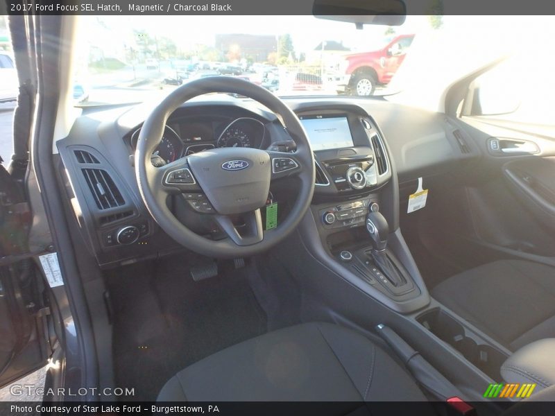 Magnetic / Charcoal Black 2017 Ford Focus SEL Hatch