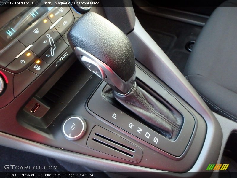 Magnetic / Charcoal Black 2017 Ford Focus SEL Hatch