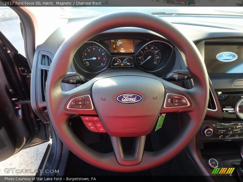 Magnetic / Charcoal Black 2017 Ford Focus SEL Hatch