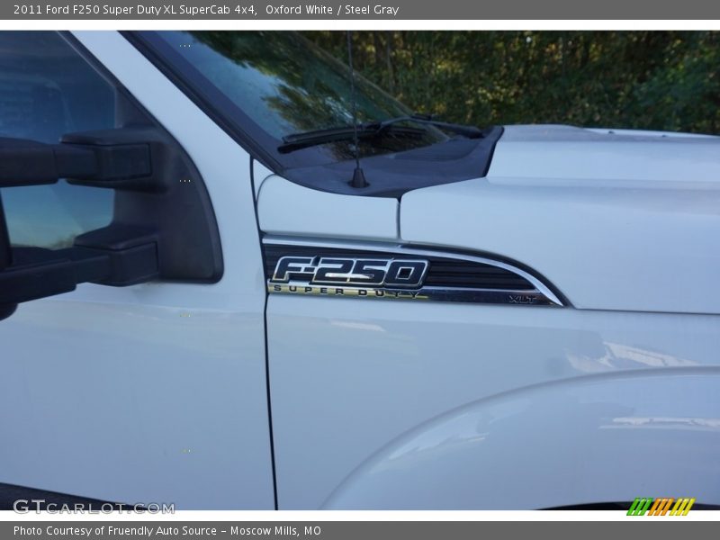 Oxford White / Steel Gray 2011 Ford F250 Super Duty XL SuperCab 4x4