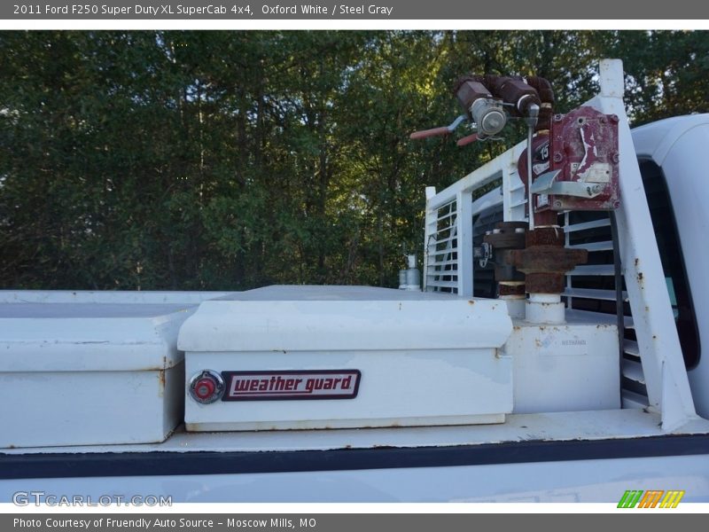 Oxford White / Steel Gray 2011 Ford F250 Super Duty XL SuperCab 4x4