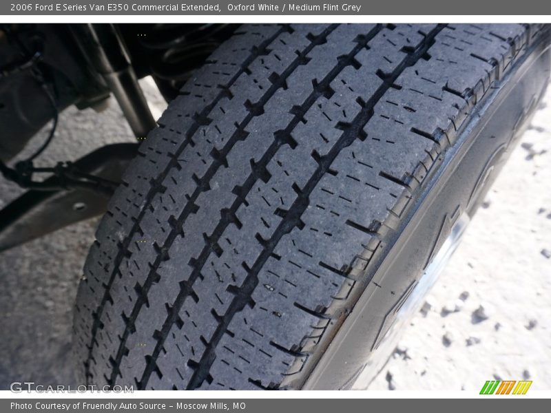 Oxford White / Medium Flint Grey 2006 Ford E Series Van E350 Commercial Extended