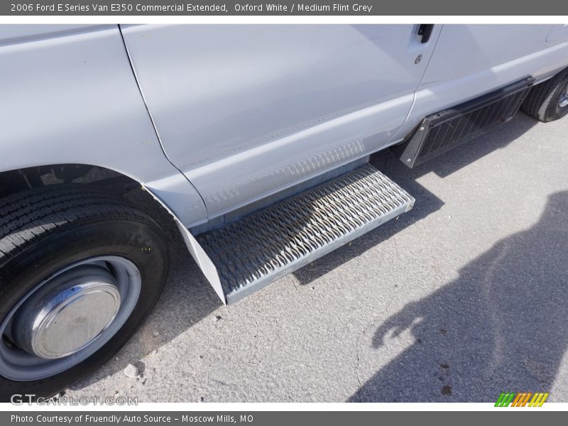 Oxford White / Medium Flint Grey 2006 Ford E Series Van E350 Commercial Extended
