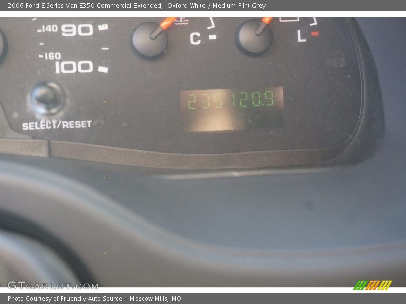 Oxford White / Medium Flint Grey 2006 Ford E Series Van E350 Commercial Extended