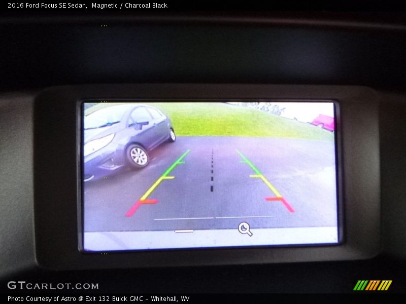Magnetic / Charcoal Black 2016 Ford Focus SE Sedan