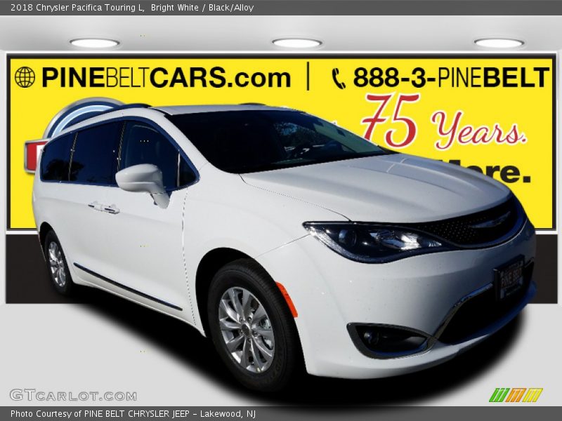 Bright White / Black/Alloy 2018 Chrysler Pacifica Touring L