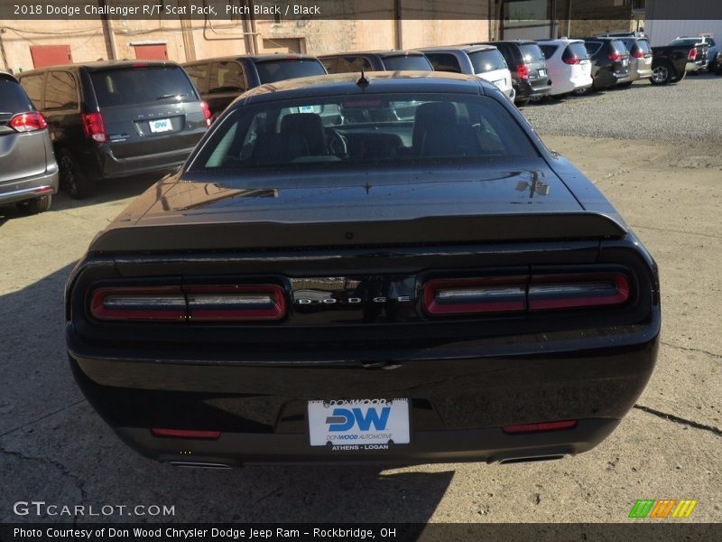 Pitch Black / Black 2018 Dodge Challenger R/T Scat Pack