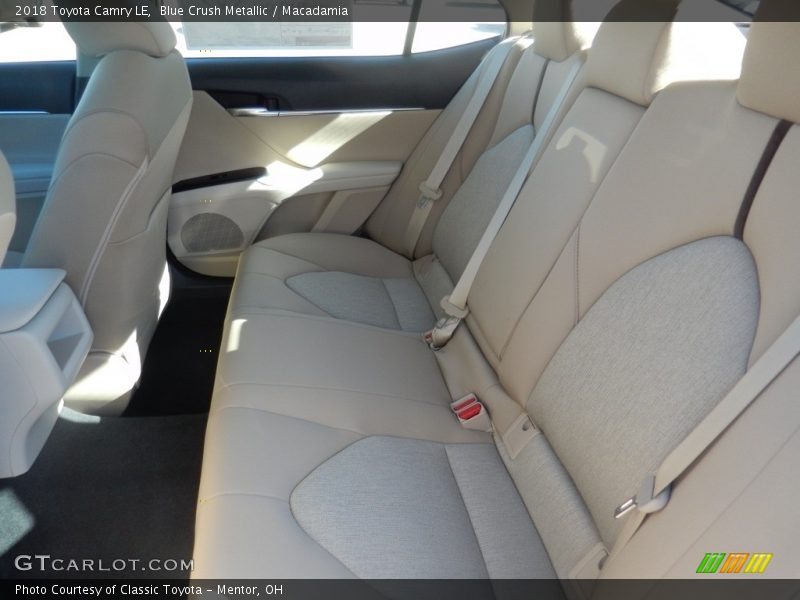 Blue Crush Metallic / Macadamia 2018 Toyota Camry LE
