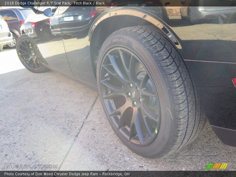 Pitch Black / Black 2018 Dodge Challenger R/T Scat Pack