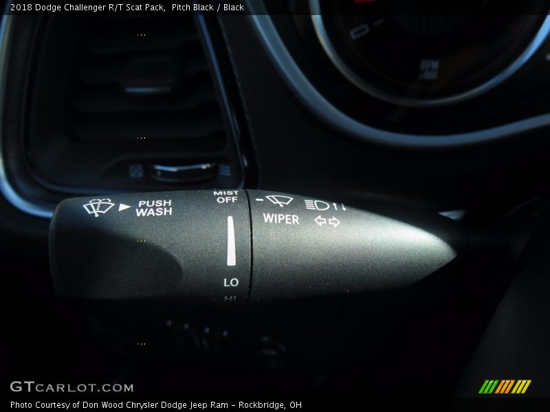 Pitch Black / Black 2018 Dodge Challenger R/T Scat Pack