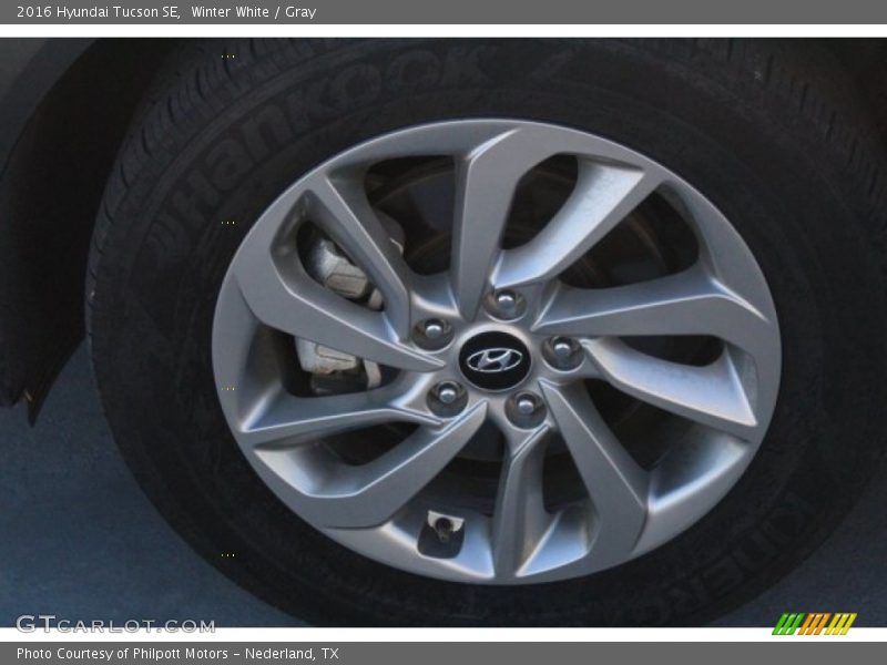Winter White / Gray 2016 Hyundai Tucson SE